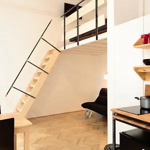 Maverick Aparthotel